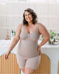 Load image into Gallery viewer, Control Figure Shaping Tank Top
